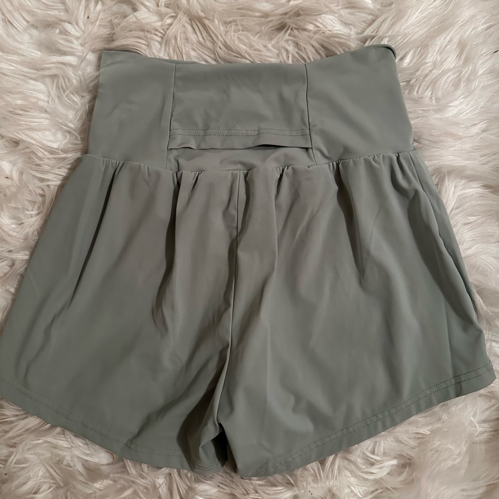 HALARA High Waisted Pocket Shorts Size S